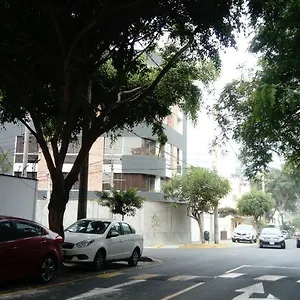 Laelia Miraflores Hotel