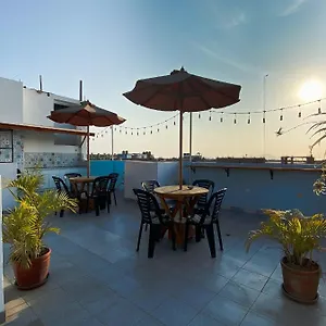 Tupac Airport Hostel