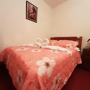 Maypa Airport Bed & Breakfast Lima