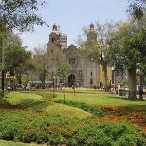 Departamento, A 1 Cuadra Del Famoso Larcomar Lima
