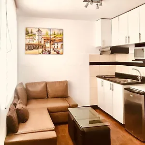 Departamento En Miraflores - Centrico Y Confortable