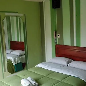 Guest house La Del Rey - Airport