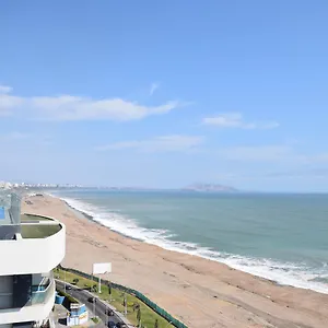 Con Vista Al Mar, San Miguel * Lima